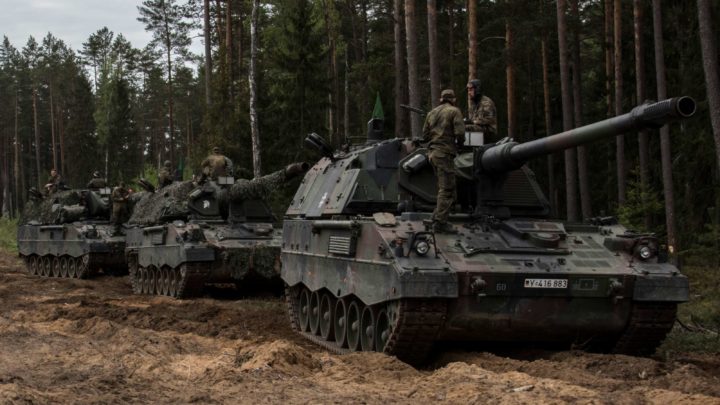 Krieg in der Ukraine – NATO schickt Tausende Soldaten nach Osten