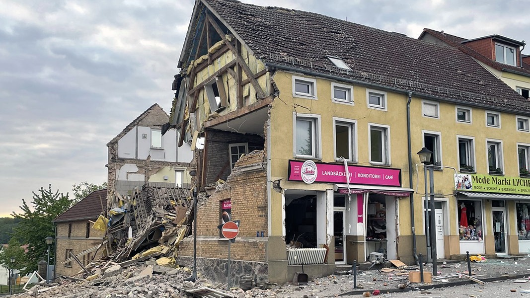 Explosion in Bäckerei: Haus in Lychen eingestürzt