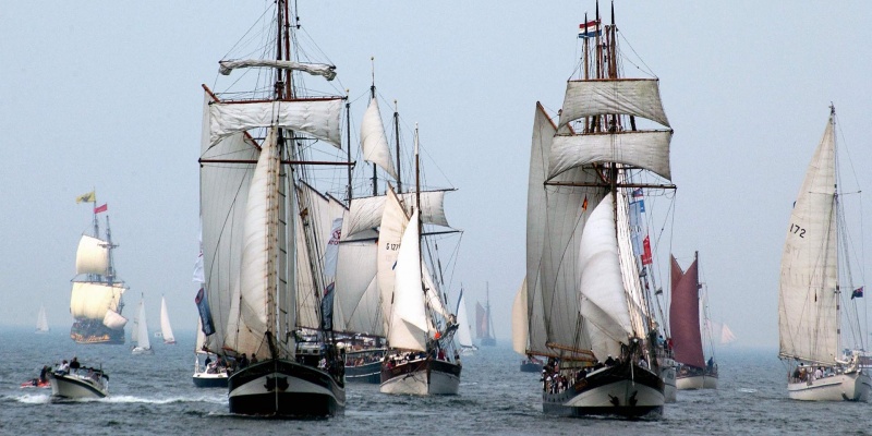 Hanse Sail: Traditionssegler zu Tagesfahrten unterwegs