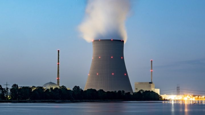 Bundestag beschließt Laufzeitverlängerung deutscher Atomkraftwerke