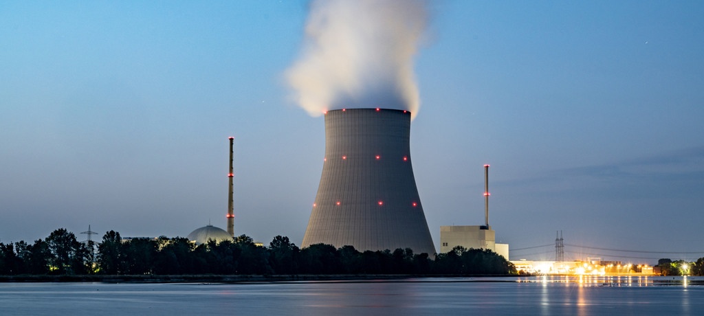 Bundestag beschließt Laufzeitverlängerung deutscher Atomkraftwerke