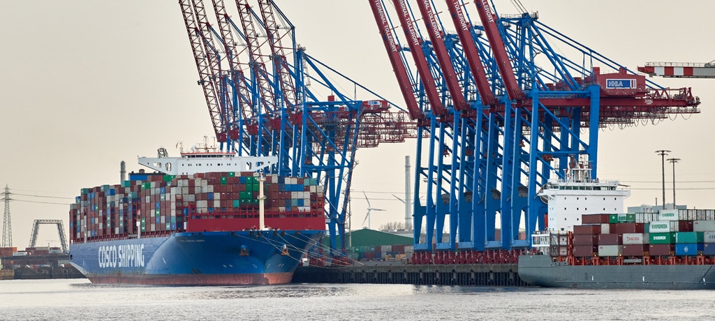 Hamburger Hafen – Kabinett erlaubt begrenzten Cosco-Einstieg