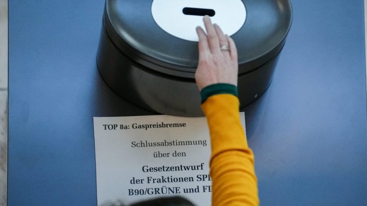 Pläne der Ampelkoalition gebilligt Bundestag beschließt Strom- und Gaspreisbremsen