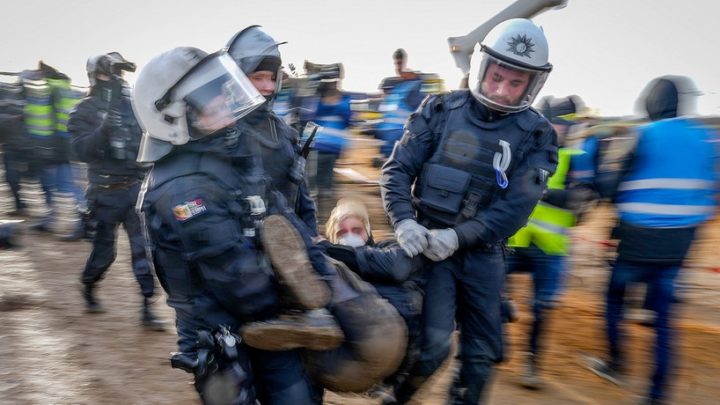 Besetzung des Dorfes Polizei räumt Lützerath