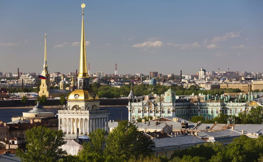 Wieder Fenstersturz? Hochrangige Beamtin stirbt in St. Petersburg