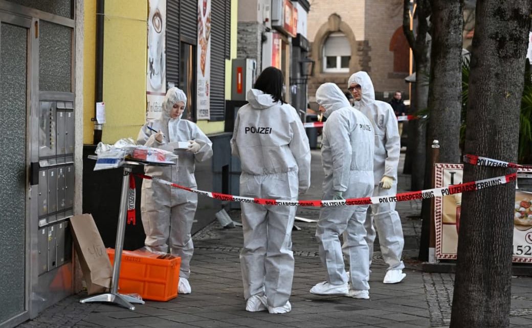 Zwei Tote nach Brand in Stuttgart – Bewaffneter Verdächtiger festgenommen