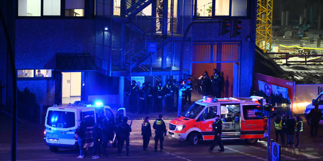 Polizei bestätigt acht Tote nach Schüssen in Hamburg  – Tote und Verletzte bei Zeugen Jehovas