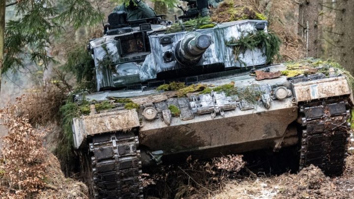 Panzervergleich: Das hat der „Leopard 2“ dem „Leopard 1“ in der Bewaffnung voraus