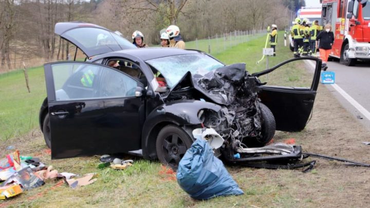 Bayern: Zwei Tote und drei Verletzte bei schwerem Unfall mit Wohnmobil