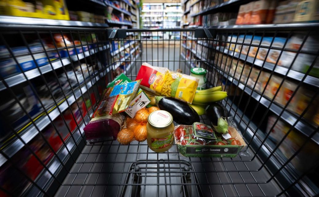 Inflation: Deutsche sparen vor allem bei Lebensmitteln