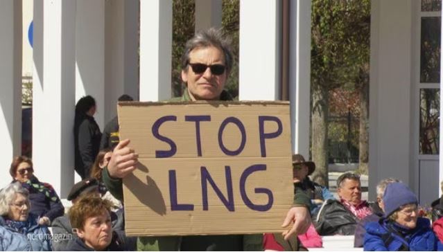 Rügener LNG-Terminal-Gegner sprechen vor Petitionsausschuss