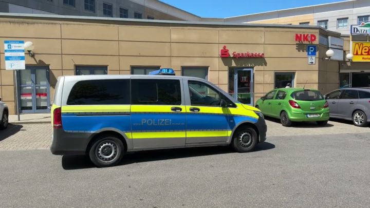 Bankraub in Neubrandenburg scheitert – Polizei fahndet nach Täter