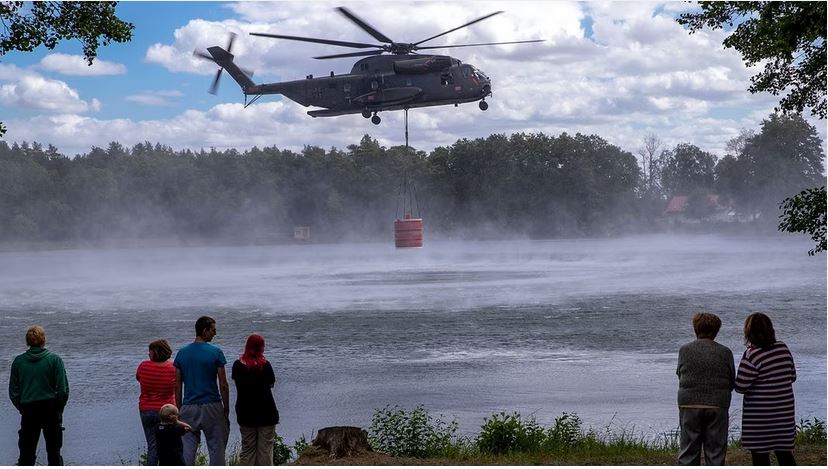 Moorbrand: Bundeswehr-Hubschrauber sollen Glutnester löschen