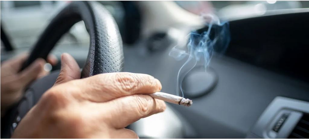 Pläne des Gesundheitsministeriums Rauchverbot im Auto soll Kinder schützen