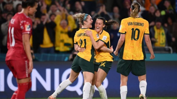 “Matildas” im Viertelfinale der Frauen-WM Foord, Raso und Kerr sorgen für Partystimmung in Australien