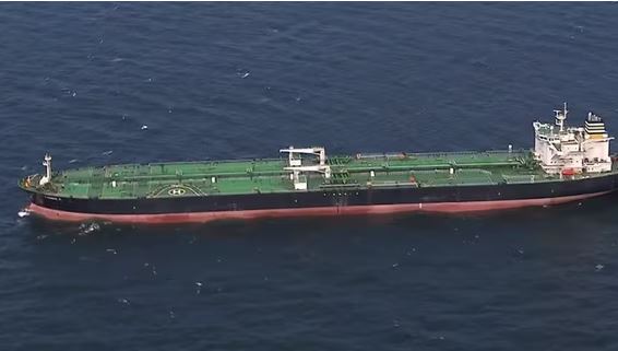 Manövrierunfähiger Tanker vor Rügen: Reparaturarbeiten laufen