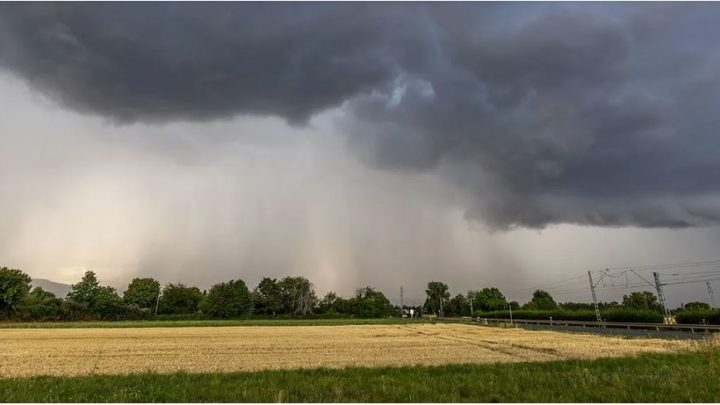 faktenfinder – Verregneter Juli Lokale Wetterphänomene sprechen nicht gegen Klimawandel