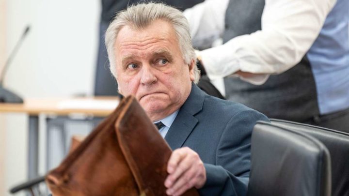 Ex-Bundesminister Krause zu Bewährungsstrafe verurteilt