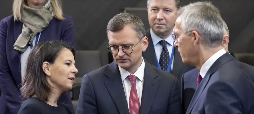 NATO-Ukraine-Rat in Brüssel Keine Lösungen, dafür Wegmarken für den Beitritt