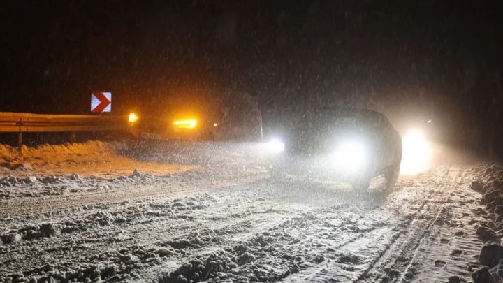 Wintereinbruch in Deutschland Zahlreiche Unfälle und Menschen in Not