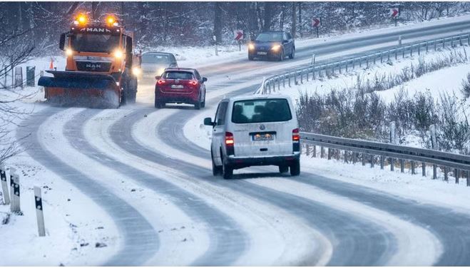 Schneefälle sorgen für glatte Straßen in MV