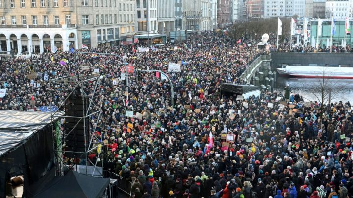 Zehntausende gegen Rechtsextremismus Hamburger Demonstration wegen Überfüllung beendet