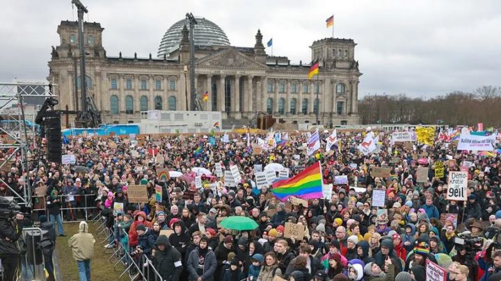 Demonstrationen Mehr als 200.000 Menschen gegen Rechtsextremismus