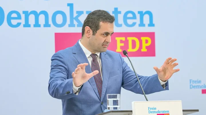 “kommentar” Ampel-Kritik von Djir-Sarai FDP im Überlebenskampf