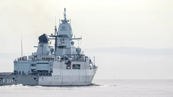 Einsatz im Roten Meer Fregatte “Hessen” wehrt ersten Huthi-Angriff ab