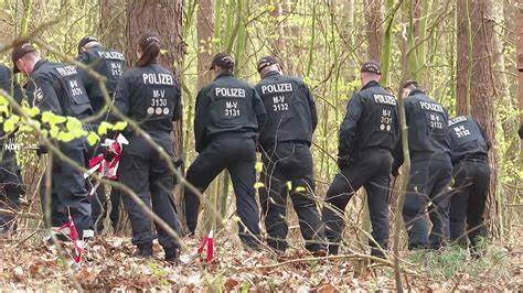 60 Einsatzkräfte suchen Leiche eines Rentners im Wald bei Werle