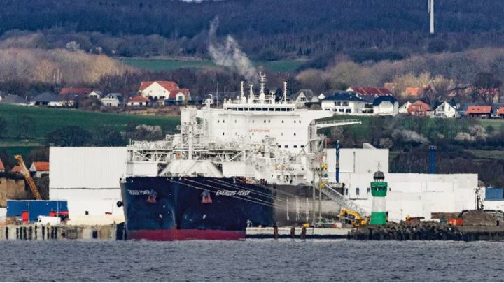 Bundesgericht verhandelt Klagen zur Anbindung für Rügener LNG-Terminal